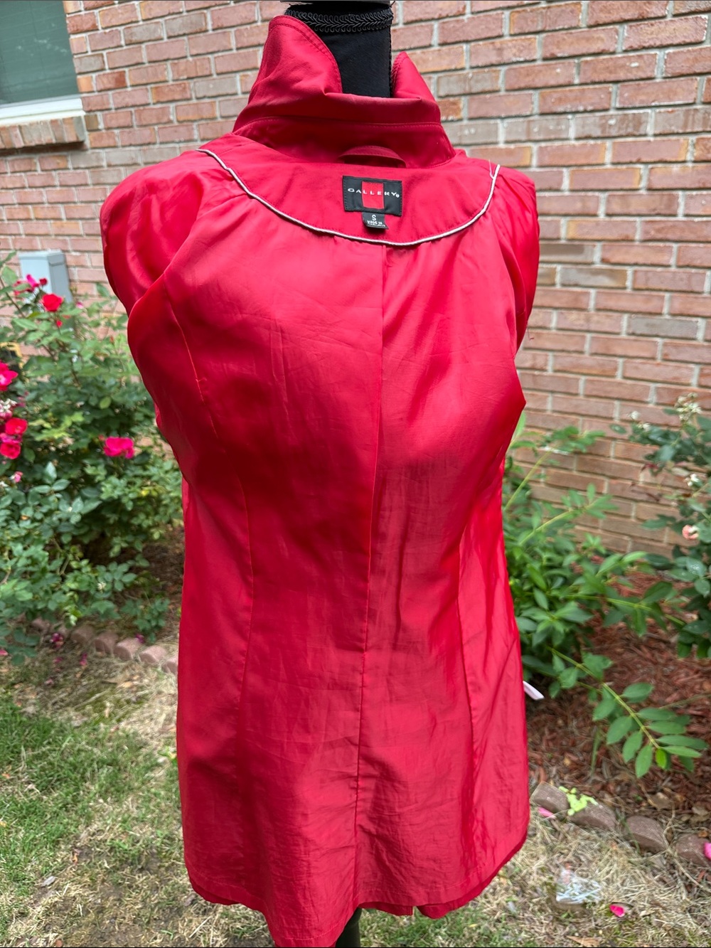 Gallery Red Hooded Trench Coat with Belt - Picture 6 of 8